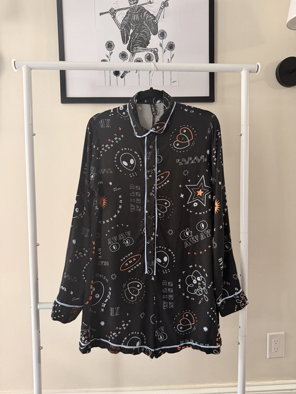 Blue Steel Women's Alien Graphic Print Button jumpsuit Black M